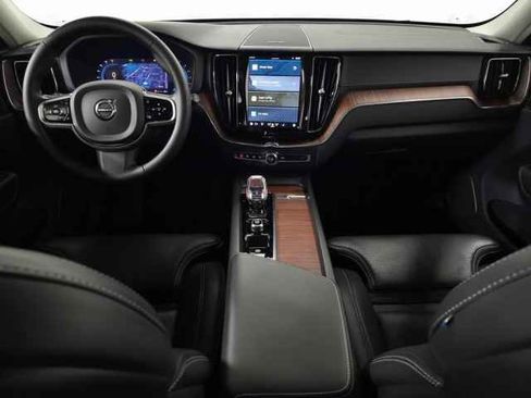 Certified 2023 Volvo XC60 B6 Ultimate w/ Climate Package image 15