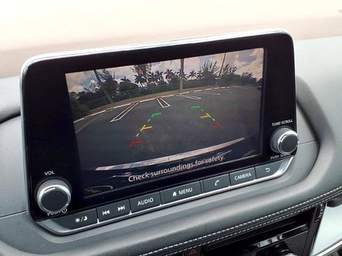 Used 2022 Nissan Rogue SV image 27