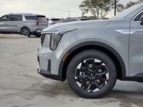 New 2026 Kia Sorento S image 5