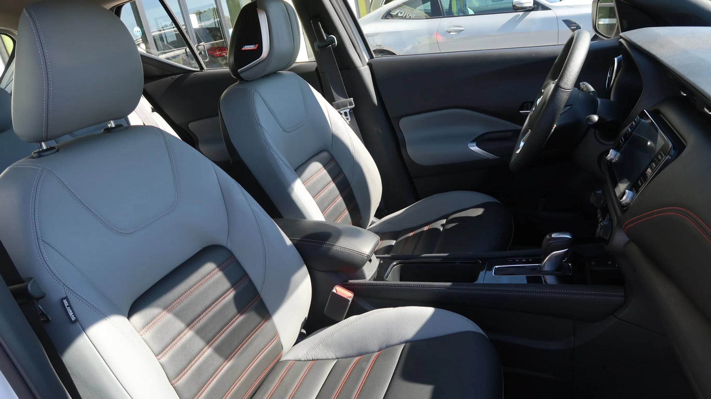 Used 2021 Nissan Kicks SR w/ SR Premium Package FWD image 27