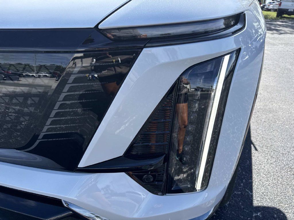 New 2027 Cadillac Vistiq Sport AWD/4WD image 9