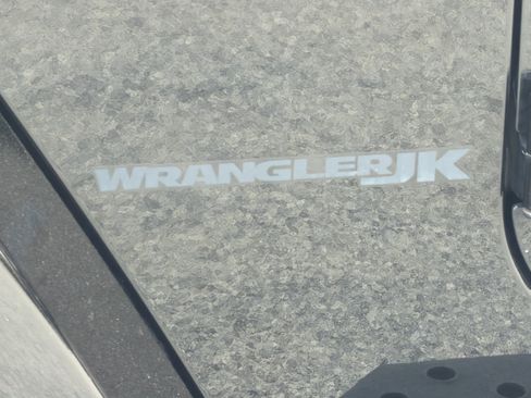 Used 2018 Jeep Wrangler Sport AWD/4WD image 23