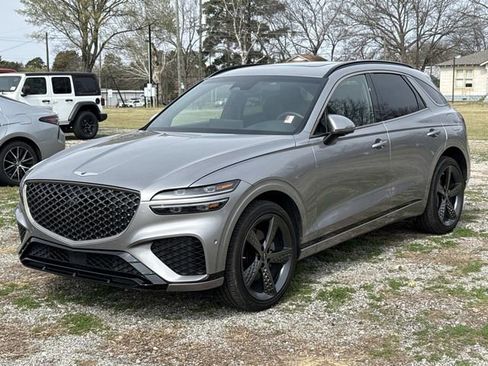 Used 2022 Genesis GV70 2.5T w/ Sport Prestige Package image 3