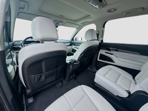 Used 2025 Kia Telluride EX w/ EX Captain's Chair Package FWD image 25