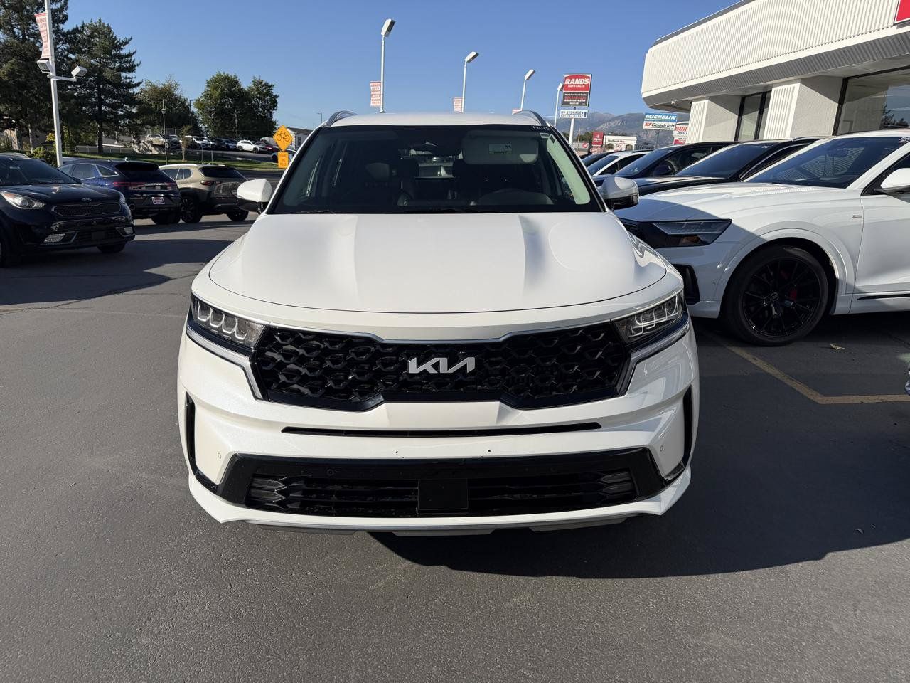 Used 2023 Kia Sorento EX AWD/4WD image 14
