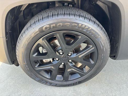 Used 2018 Jeep Renegade Altitude image 10