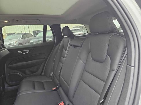 Certified 2025 Volvo V60 B5 Cross Country Plus AWD/4WD image 21