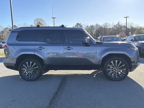 Used 2024 Lexus GX 550 w/ Accessory Package (Z1) image 6