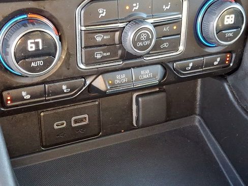 Used 2023 Chevrolet Suburban LT AWD/4WD image 27
