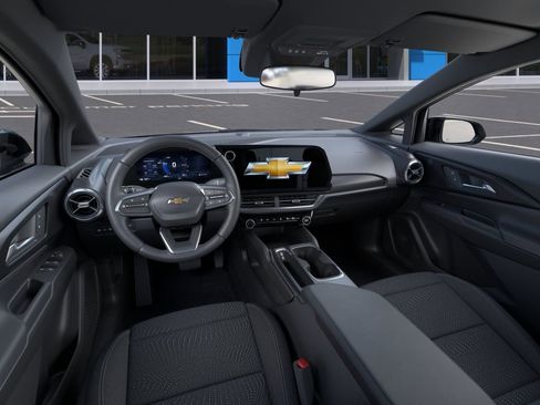 New 2026 Chevrolet Equinox EV LT FWD image 17