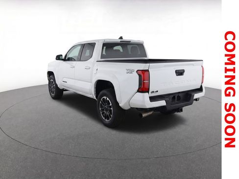 Used 2025 Toyota Tacoma TRD Sport image 4