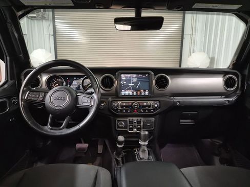 Used 2021 Jeep Gladiator Willys image 34