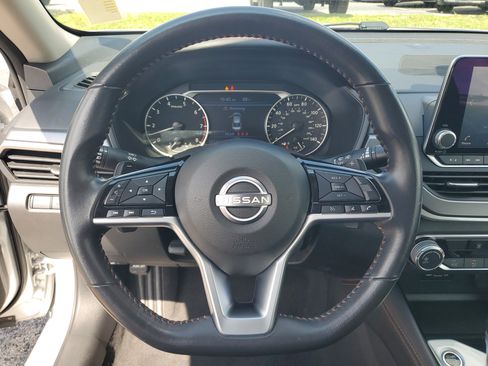 Certified 2024 Nissan Altima 2.5 SR FWD image 15