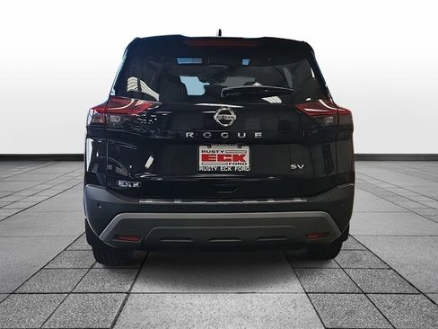 Used 2021 Nissan Rogue SV w/ Premium Package image 6