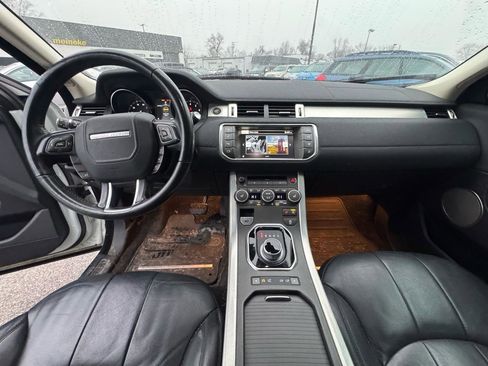 Used 2016 Land Rover Range Rover Evoque SE image 14