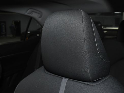 Used 2021 Toyota Camry LE image 9