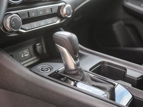 Used 2025 Nissan Sentra S image 21