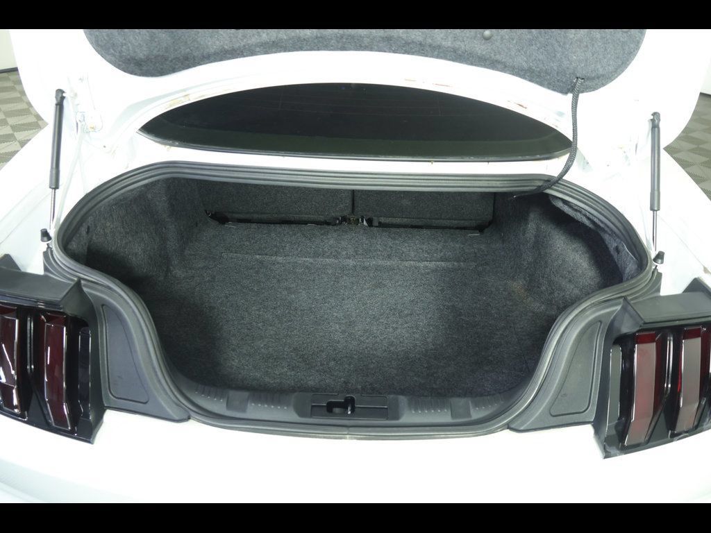 Used 2018 Ford Mustang GT RWD image 7