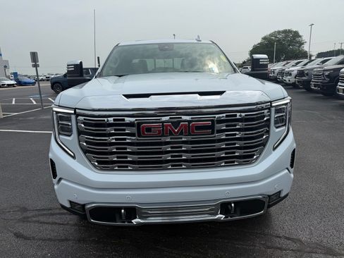 Used 2026 GMC Sierra 1500 Denali w/ Denali Reserve Package AWD/4WD image 8