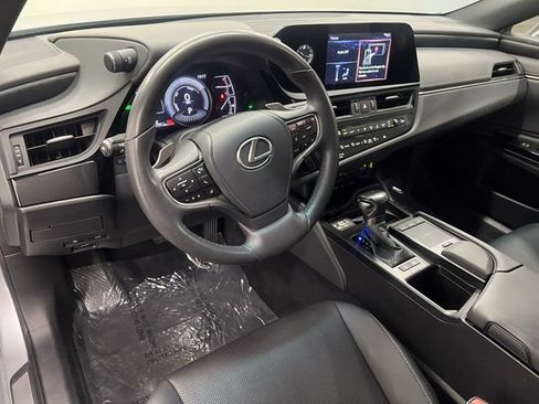 Certified 2022 Lexus ES 300h w/ Premium Package FWD image 16