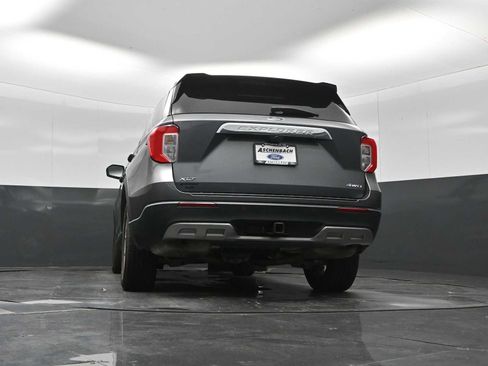 Used 2021 Ford Explorer XLT w/ Equipment Group 202A AWD/4WD image 35