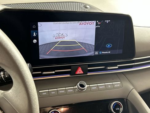 Used 2024 Hyundai Elantra SEL image 18