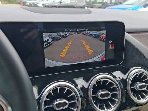 Used 2021 Mercedes-Benz GLA 250 4MATIC image 26