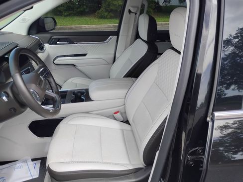 Used 2024 GMC Acadia Denali FWD image 12
