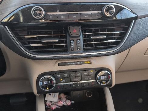 Used 2020 Ford Escape Titanium image 25