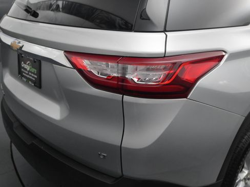 Used 2018 Chevrolet Traverse LT image 14