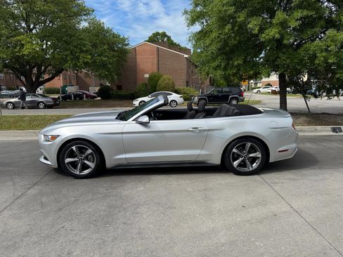 Used 2017 Ford Mustang Convertible w/ Equipment Group 051A RWD image 8