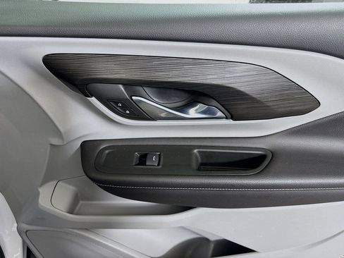 Used 2022 GMC Terrain SLE image 31