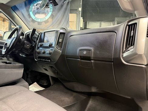Used 2018 Chevrolet Silverado 1500 LT w/ All Star Edition AWD/4WD image 17