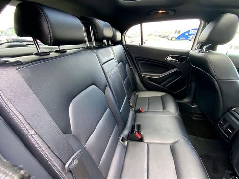 Used 2019 Mercedes-Benz GLA 250 4MATIC image 18