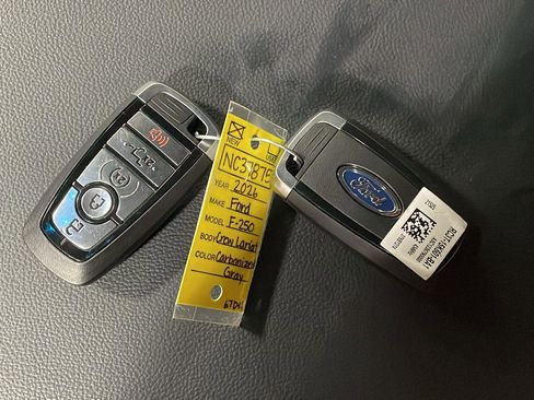 New 2026 Ford F250 Lariat w/ Black Appearance Package image 25