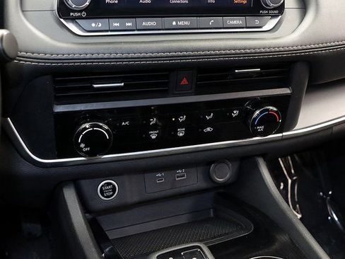 Used 2023 Nissan Rogue S image 21