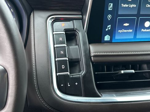 Used 2023 Chevrolet Suburban LT image 23