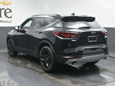 Used 2025 Chevrolet Blazer LT w/ Sound & Technology Package FWD image 38