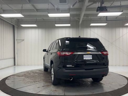 Used 2021 Chevrolet Traverse LS FWD image 7