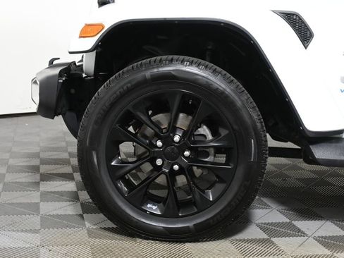 Used 2021 Jeep Wrangler Unlimited Sahara w/ Cold Weather Group image 11