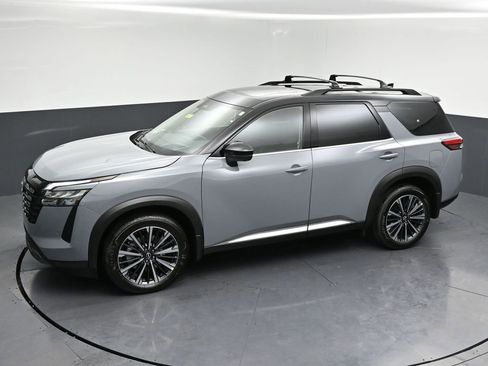 New 2026 Nissan Pathfinder Platinum image 28