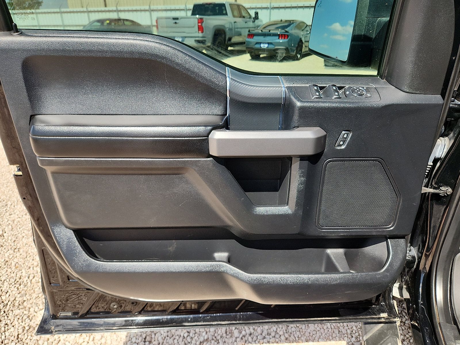 Used 2018 Ford F150 XLT w/ Equipment Group 302A Luxury AWD/4WD image 12