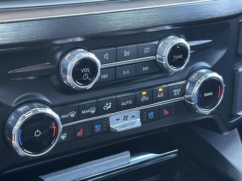 Used 2024 Ford F250 Lariat w/ Lariat Ultimate Package image 33