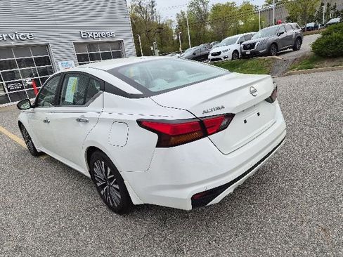 Used 2024 Nissan Altima 2.5 SV w/ SV Premium Package FWD image 7