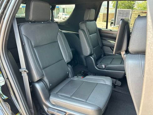Used 2023 Chevrolet Tahoe Z71 w/ Z71 Off-Road Package AWD/4WD image 19