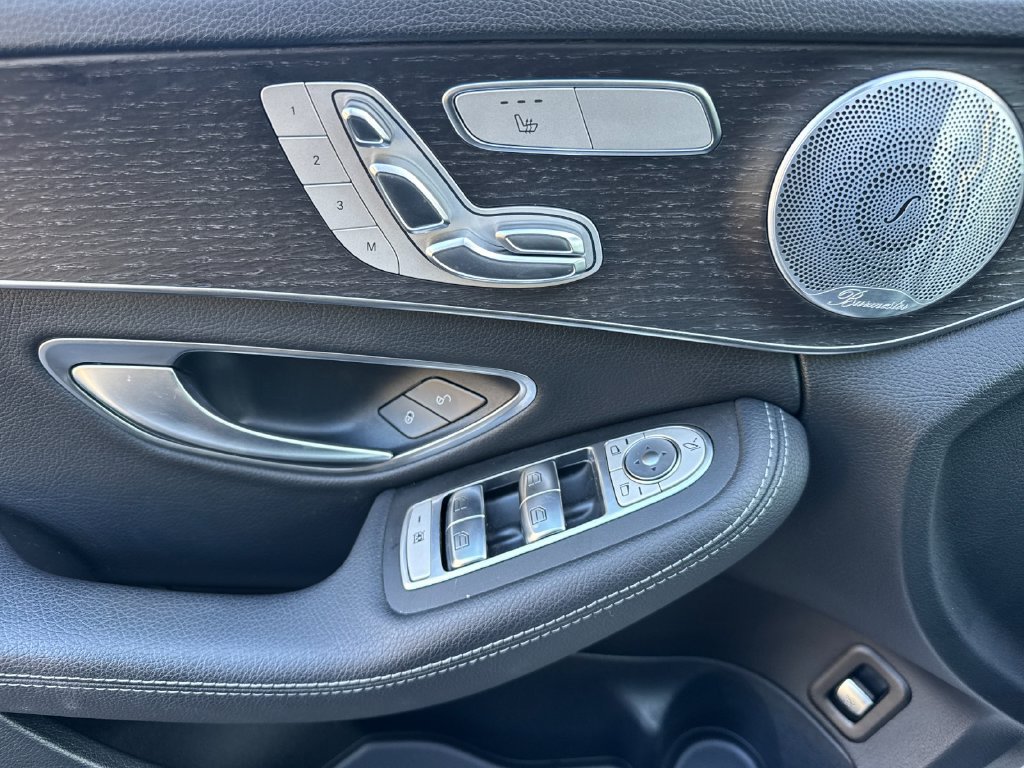 Used 2020 Mercedes-Benz C 300 Sedan image 12