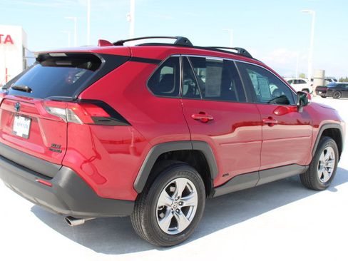 Used 2024 Toyota RAV4 XLE w/ Convenience Package image 3