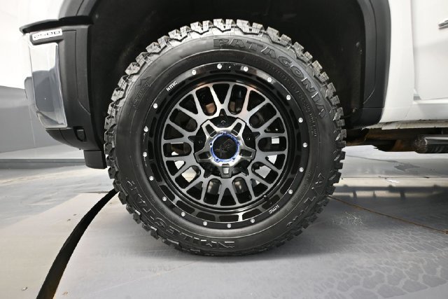 Used 2024 GMC Sierra 2500 SLE AWD/4WD image 13