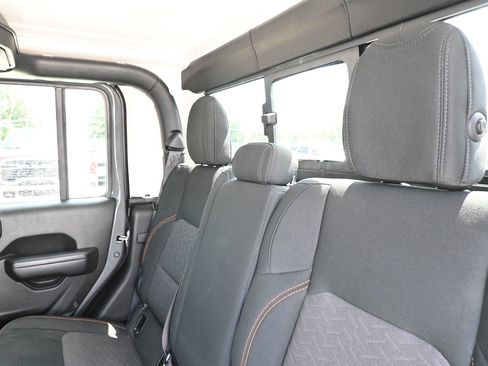 Used 2022 Jeep Gladiator Mojave w/ Cold Weather Group AWD/4WD image 22