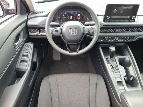 Used 2025 Honda Accord SE image 12